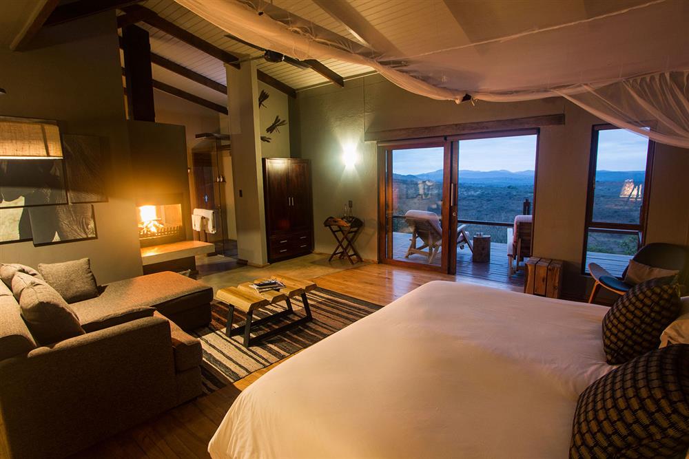 Rhino Ridge Safari Lodge